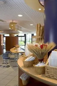 Etap Porte De La Chapelle Hotel